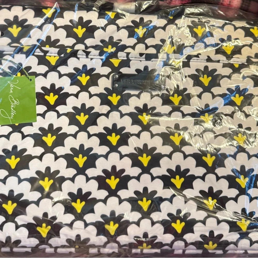 Neoprene 15” laptop case Vera Bradley new